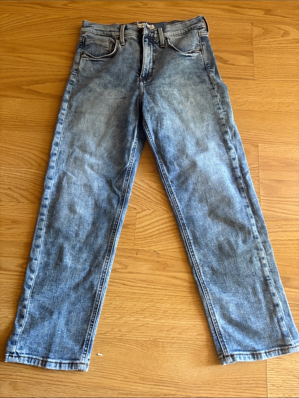 Whetherly Women’s Faded Blue Straight-Leg Jeans